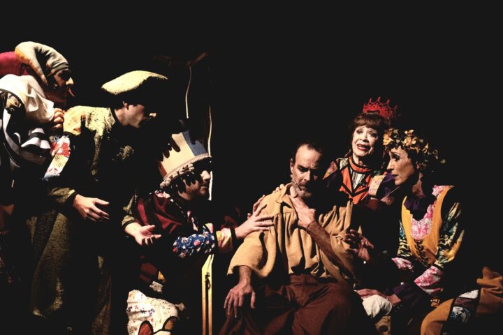 La exitosa obra «Hamblet se va de gira» se presenta en La Orilla Infinita