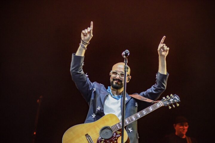 Abel Pintos volvió a Rosario para celebrar 30 años en los escenarios