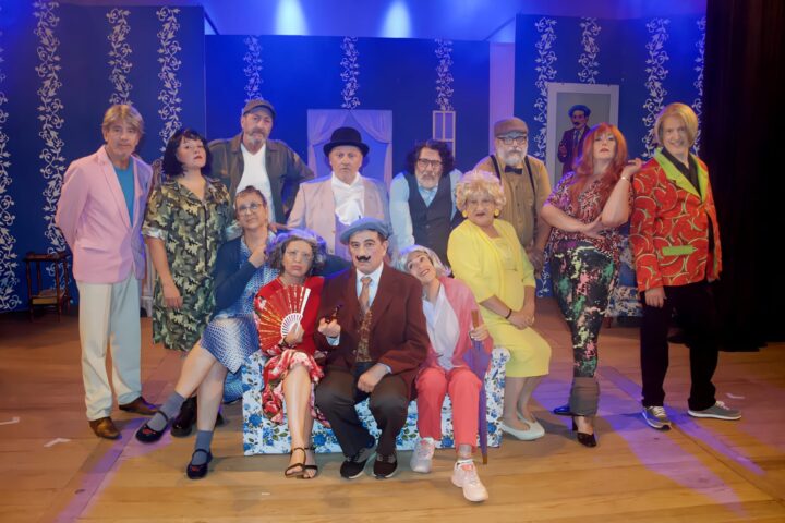 La multipremiada obra «Candidatos al panteón» se presenta en La Vigil