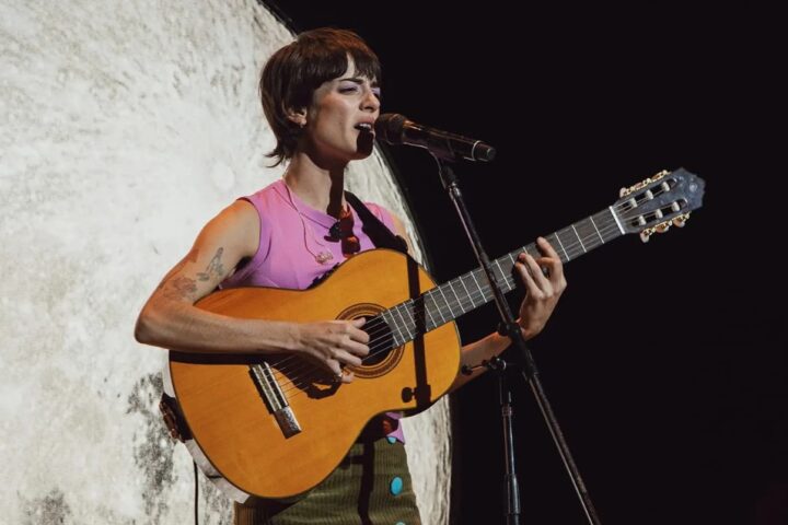Zoe Gotusso llega a Rosario en el marco de su Tour 2026