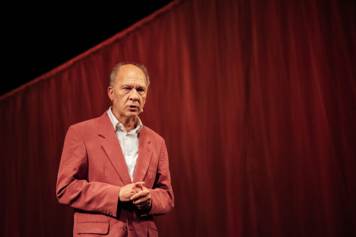 Darío Grandinetti llega a Rosario con «El escritor de todas las cosas»