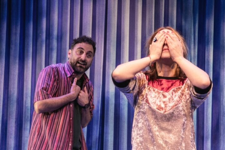 La exitosa obra Carrera de Fondo se presenta en Teatro La Comedia